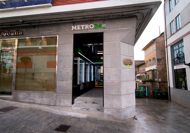 Una tienda 24h en un pueblo de 12.000 habitantes: en 14 días ya habían repuesto el erótico tres veces